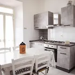 La Casa In Piazza - Super Terrazza - 18' Dalle Terme Apartmán